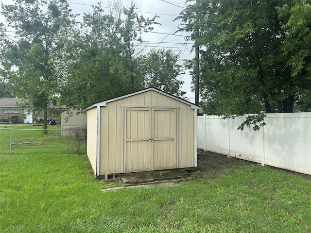 1916 11th St, Mineral Wells, TX 76067 - view of shed with a fenced backyard