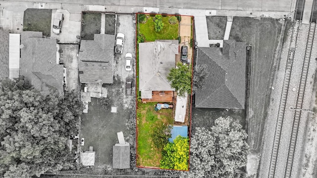 1342 E Waco Ave, Dallas, TX 75216 - aerial view of property and surrounding area featuring property parcel outlined