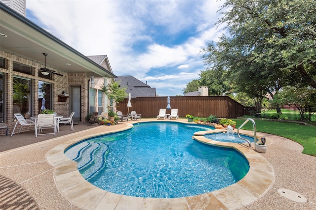 4263 Veneto Dr, Frisco, TX 75033 - view of pool featuring a fenced backyard, a patio, a ceiling fan, and a pool with connected hot tub
