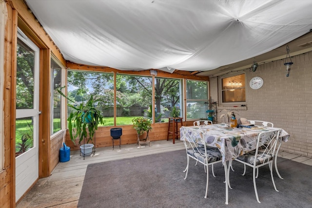 2113 Trinity Dr, Waco, TX 76710 - sunroom with outdoor dining space
