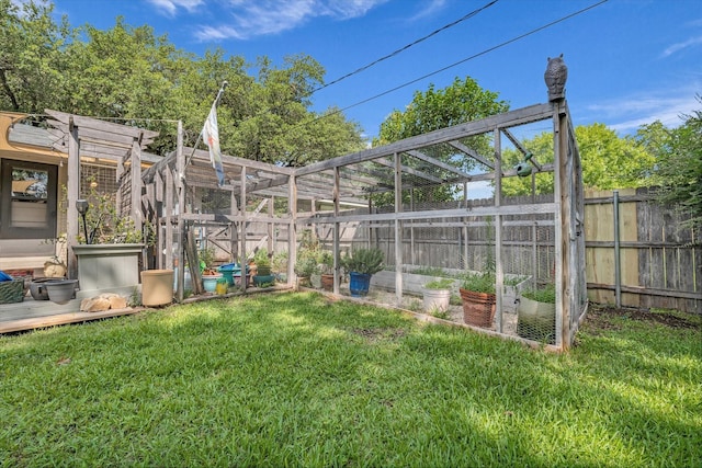 2113 Trinity Dr, Waco, TX 76710 - view of yard with a garden