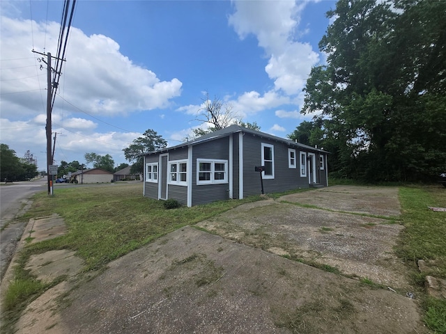 130 Jackson St N, Sulphur Springs, TX 75482 - view of side of home