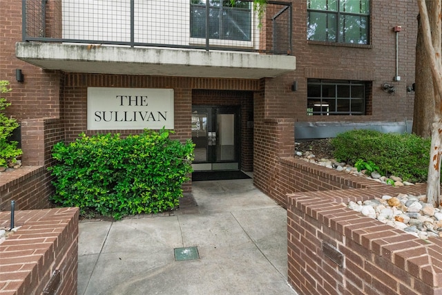 4333 Gilbert Ave Unit 330, Dallas, TX 75219 - property entrance featuring brick siding