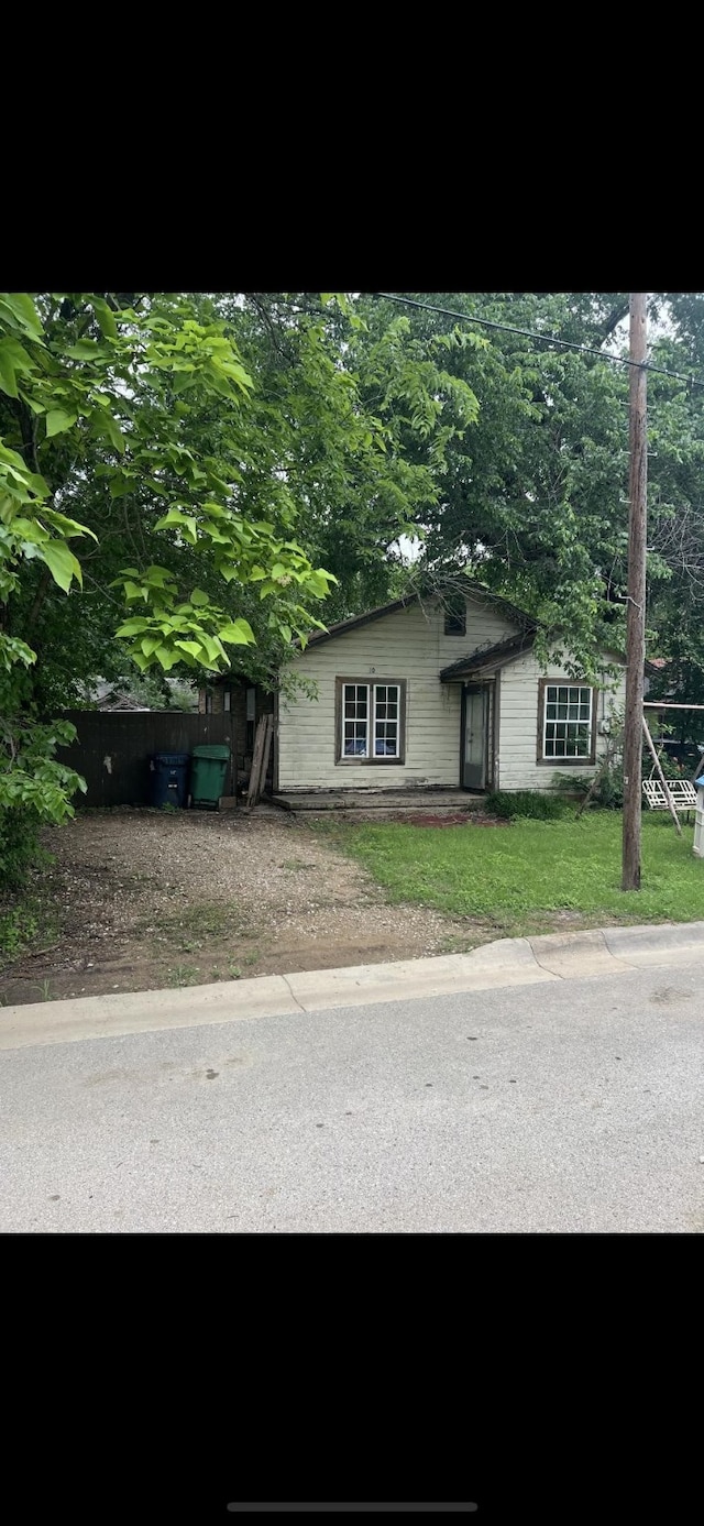 1026 Peak St, Denton, TX 76201 - view of front of house