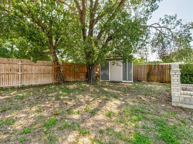 3836 Diamond Loch E, North Richland Hills, TX 76180 - fenced backyard featuring a shed