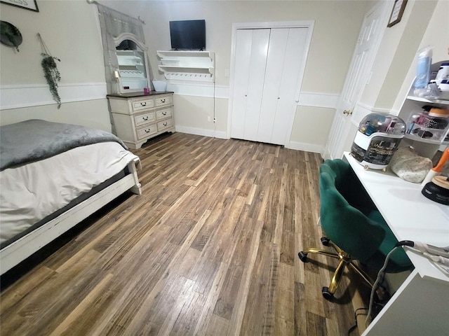 800 County Road 1030, Mount Pleasant, TX 75455 - bedroom with wood finished floors and a closet