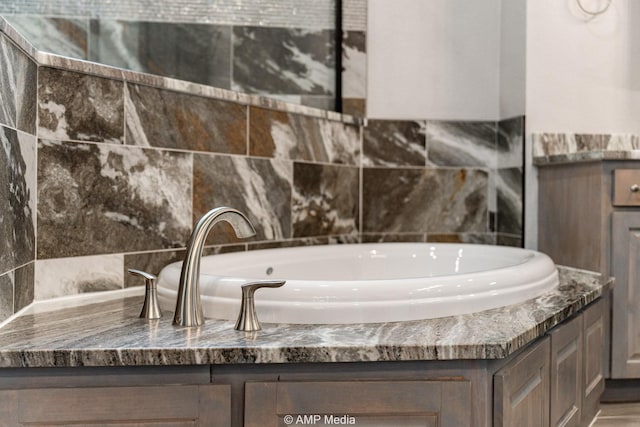 408 Lake Arbor Dr, Weatherford, TX 76088 - full bathroom featuring a garden tub