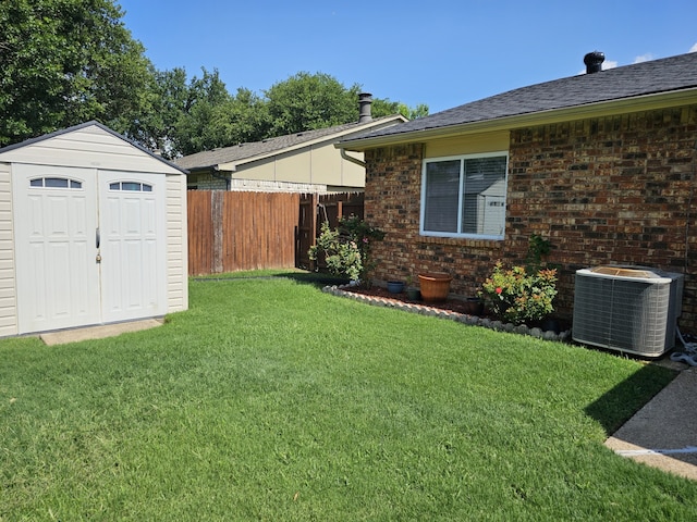 1010 California Trl, Grand Prairie, TX 75052 - view of yard with a storage unit
