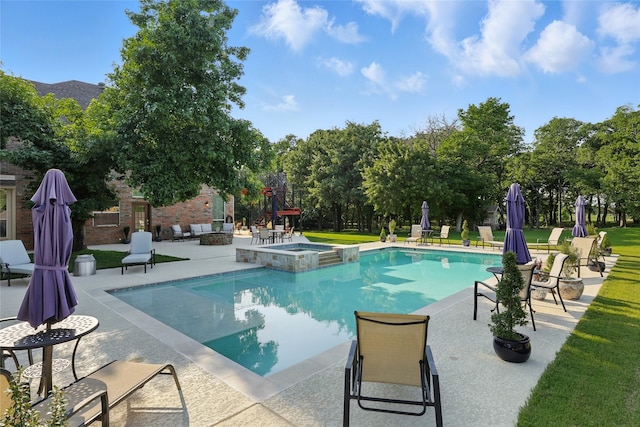 730 Emerald Sound Blvd, Oak Point, TX 75068 - view of pool featuring a patio, a pool with connected hot tub, and a yard