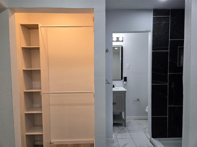 810 Shawnee Trce, Grand Prairie, TX 75051 - closet featuring a sink