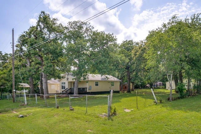 902 Travis Ave, Alvarado, TX 76009 - view of yard
