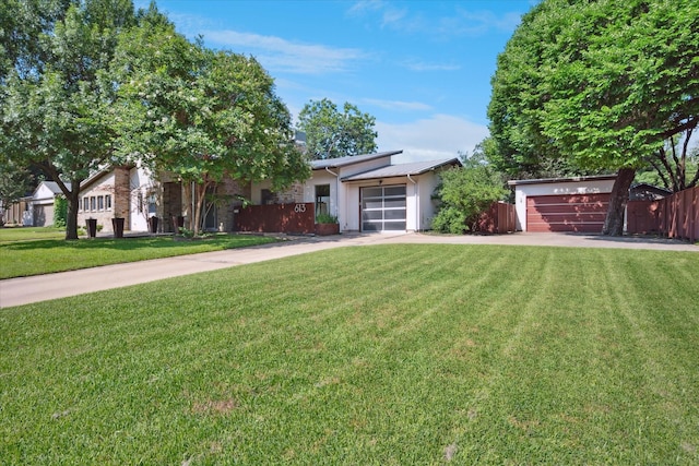 613 N Bailey Ave, Fort Worth, TX 76107 - mid-century home with driveway and a garage