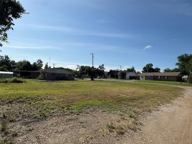 203 Oak St, Honey Grove, TX 75446