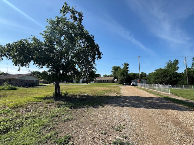 203 Oak St, Honey Grove, TX 75446