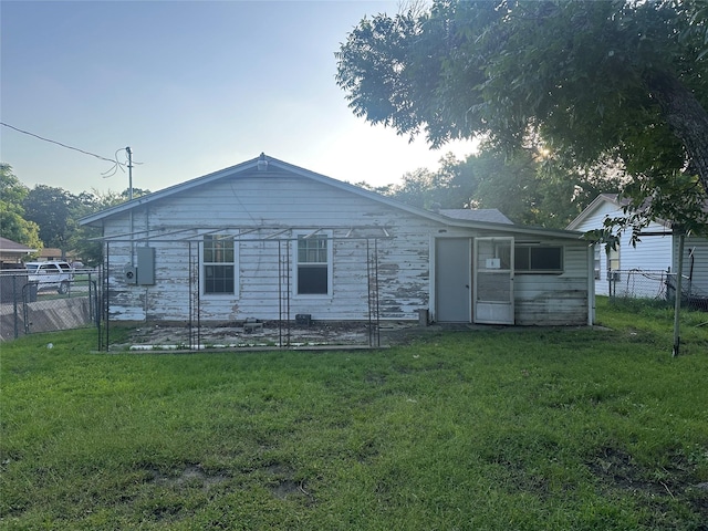 1305 Hadley Dr, Arlington, TX 76011 - back of property