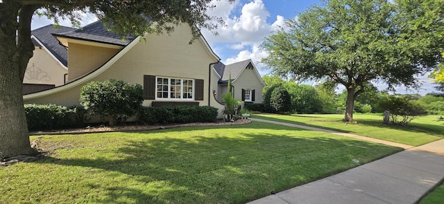 2305 Castle Creek Dr, Mansfield, TX 76063 - view of side of property featuring a yard