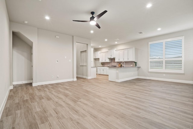 3680 Twin Pines Dr, Grand Prairie, TX 76065 - unfurnished living room featuring a ceiling fan, light wood-style flooring, and recessed lighting
