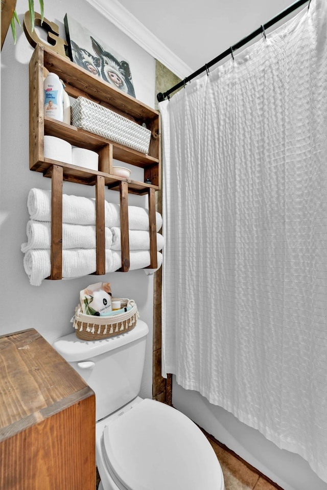 112 Rolling Meadow Ln, Bossier City, LA 71112 - full bathroom with ornamental molding and shower / bathtub combination with curtain