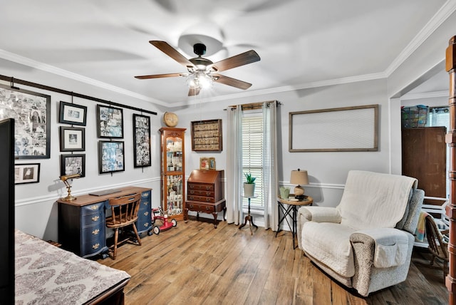 112 Rolling Meadow Ln, Bossier City, LA 71112 - living area featuring a ceiling fan, wood finished floors, and crown molding