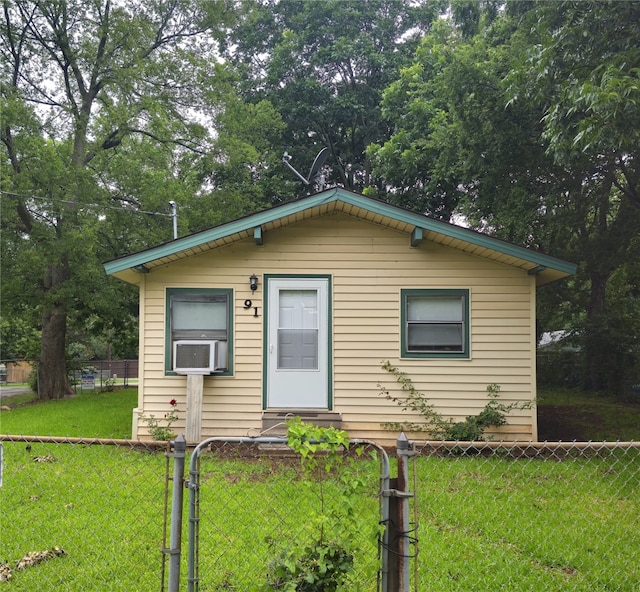 91 Heather Ln, Pottsboro, TX 75076 - bungalow with a gate and cooling unit