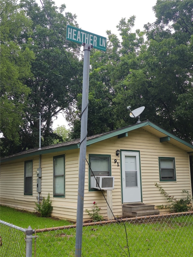91 Heather Ln, Pottsboro, TX 75076 - view of front of house featuring cooling unit