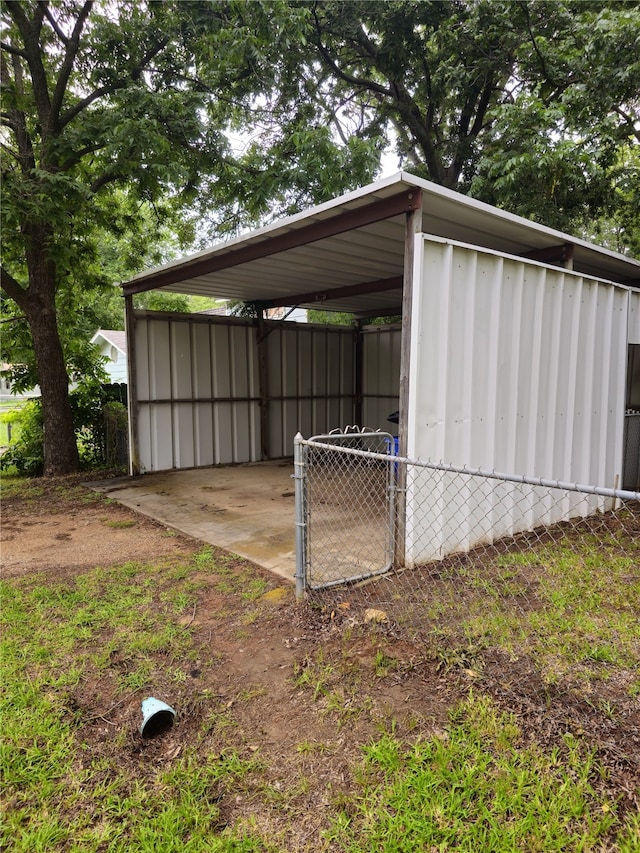 91 Heather Ln, Pottsboro, TX 75076 - view of parking / parking lot with a carport