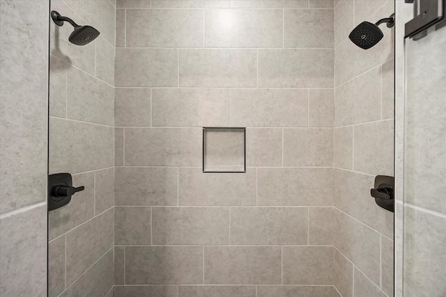 5150 Fox Trot Ln, Caddo Mills, TX 75135 - bathroom featuring tiled shower