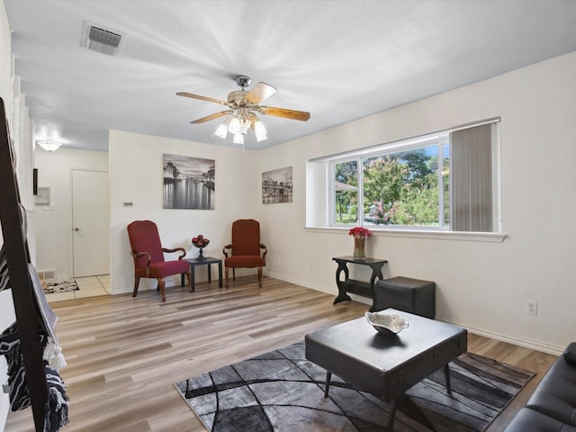 3207 Lynnwood Dr, Arlington, TX 76013 - living room with light wood-type flooring and a ceiling fan