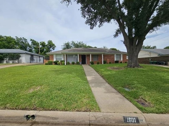 1601 Meadow Ln, Terrace, Fort Worth, TX 76112 - ranch-style home featuring a front lawn