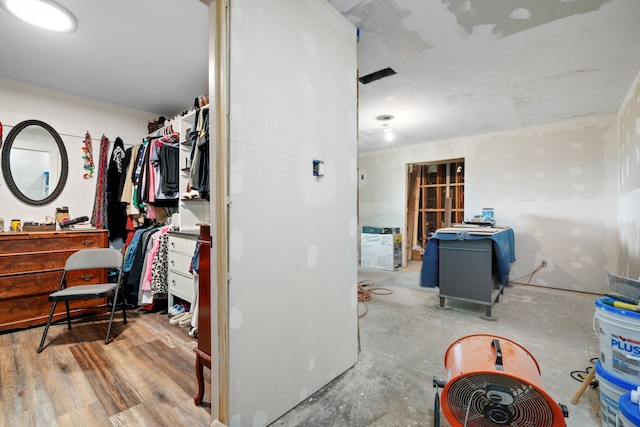 2200 SE 26th Ave, Mineral Wells, TX 76067 - view of walk in closet