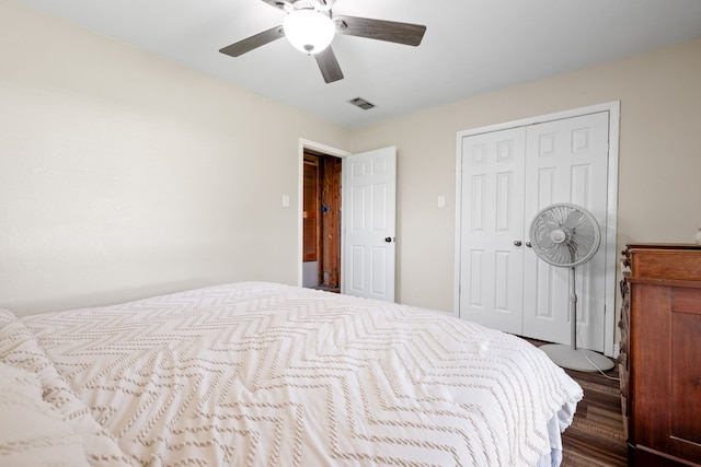 2200 SE 26th Ave, Mineral Wells, TX 76067 - bedroom featuring dark wood-style flooring, a closet, and ceiling fan