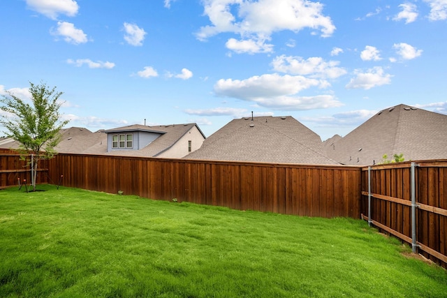 6217 Escarpment Dr, Fort Worth, TX 76112 - view of fenced backyard