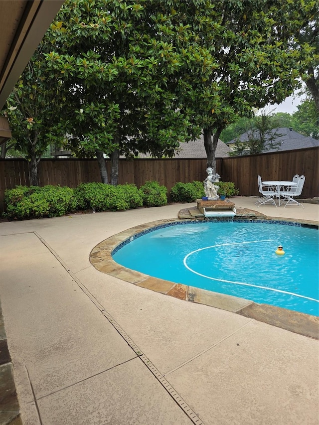 3810 Lucena Ct, Grand Prairie, TX 75052 - view of swimming pool featuring a patio area