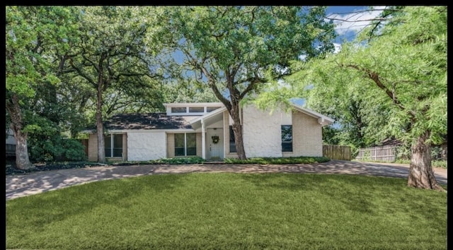 5016 Kemble St, Fort Worth, TX 76103 - view of mid-century home