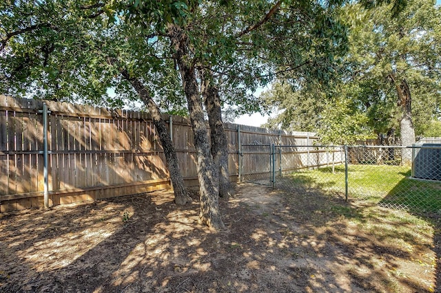 1023 Winding Creek Dr, Kennedale, TX 76060 - view of fenced backyard