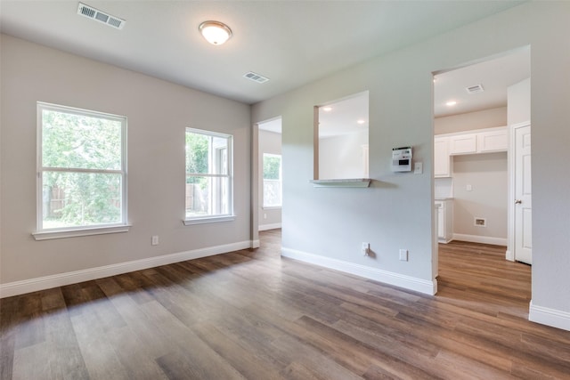 2726 Lawrence St, Dallas, TX 75215 - foyer entrance featuring dark wood-style flooring and a ceiling fan