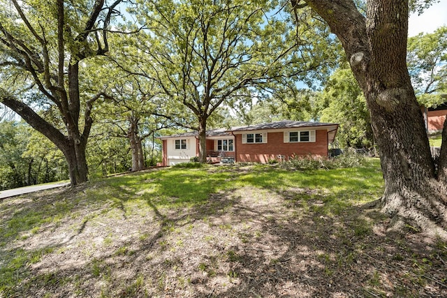 1719 W Day St, Denison, TX 75020 - view of yard
