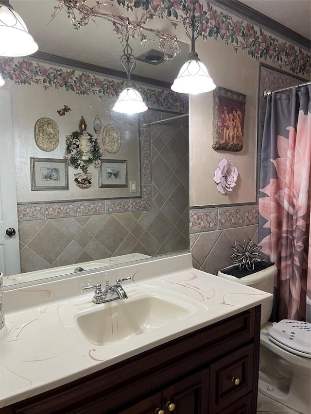 5505 Miami Dr, Rowlett, TX 75088 - bathroom featuring vanity, curtained shower, crown molding, and tile walls