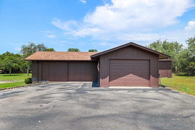 3503 Red Bud Dr, Weatherford, TX 76087 - view of garage