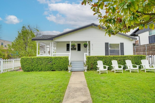 5712 Hudson St, Dallas, TX 75206 - bungalow featuring a porch
