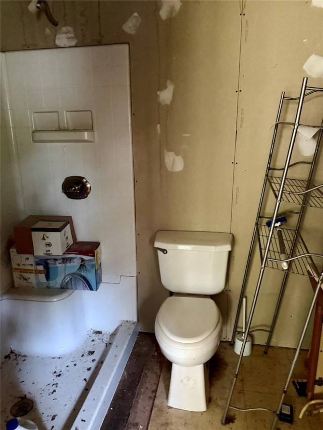 275 Lakeview Dr, Doyline, LA 71023 - bathroom with toilet
