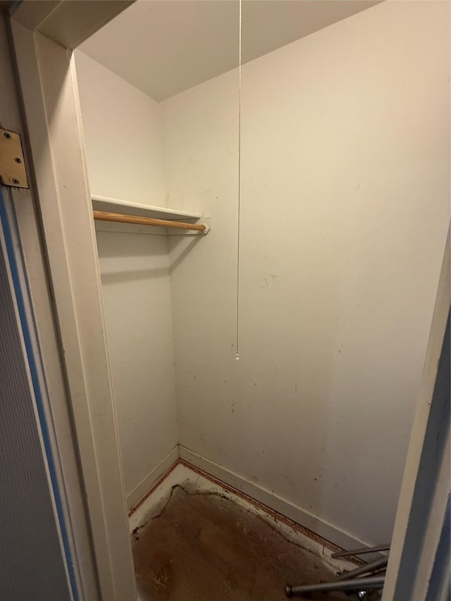 709 Highland Dr, Palestine, TX 75801 - view of walk in closet