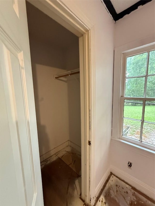 709 Highland Dr, Palestine, TX 75801 - view of closet