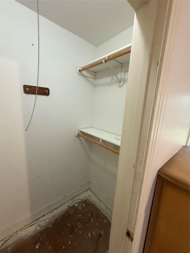 709 Highland Dr, Palestine, TX 75801 - view of spacious closet