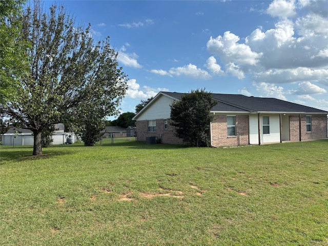 4052 Country Meadows Cir, Granbury, TX 76049 - back of property featuring brick siding