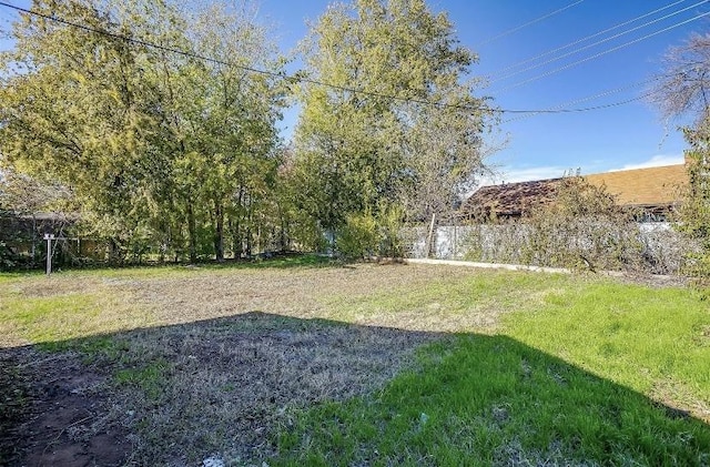 3501 NE 10th St, Mineral Wells, TX 76067 - view of yard