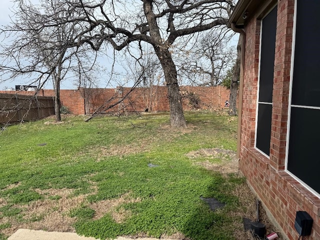 2011 Fair Oaks Cir, Corinth, TX 76210 - view of yard
