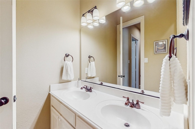 5768 Gallant Run, Frisco, TX 75033 - bathroom featuring double vanity