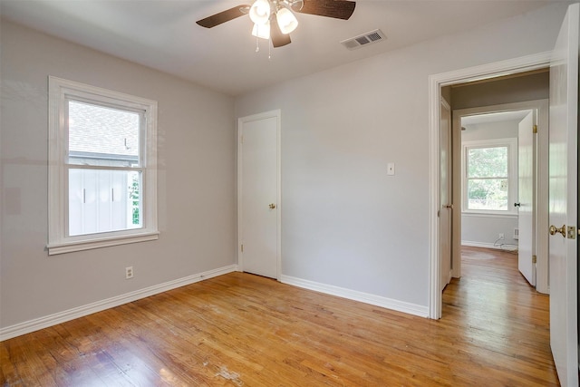 4944 Royal Dr, Fort Worth, TX 76116 - unfurnished room with a ceiling fan and light wood-type flooring