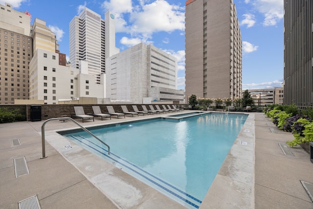 1200 Main St Unit 1106, Dallas, TX 75202 - community pool with a city view
